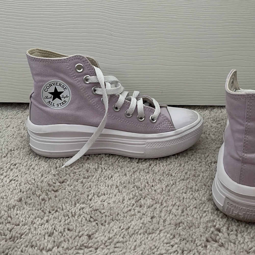 Barely worn lavender platform converse